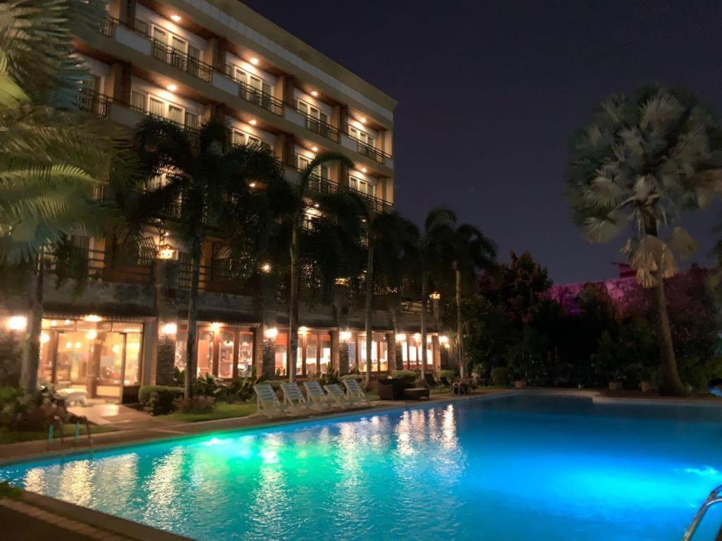 Leuxay Hotel Vientiane Esterno foto