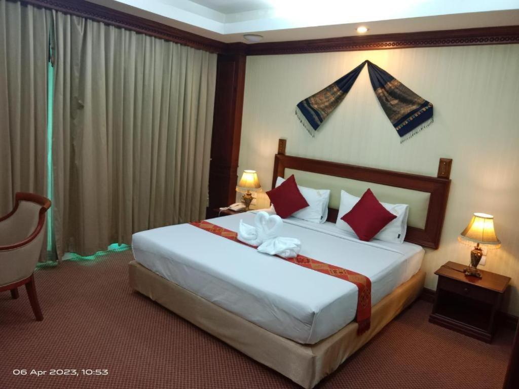 Leuxay Hotel Vientiane Esterno foto