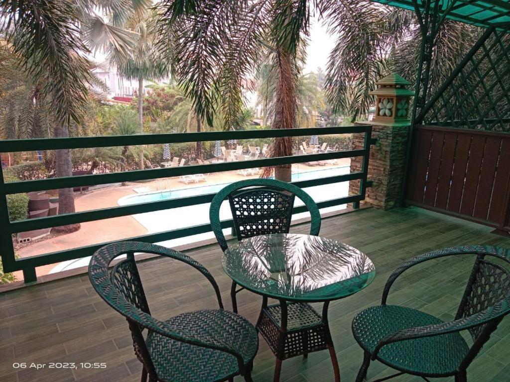 Leuxay Hotel Vientiane Esterno foto