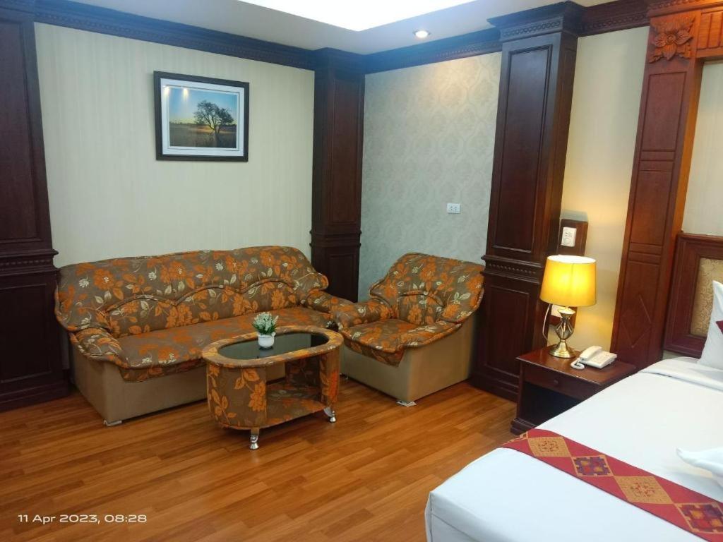 Leuxay Hotel Vientiane Esterno foto