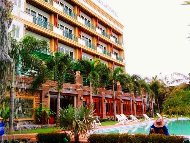 Leuxay Hotel Vientiane Esterno foto